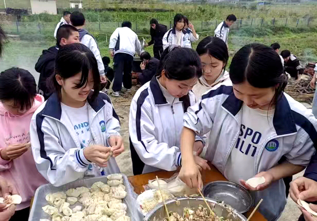 田野山川作课堂 实践体验促成长