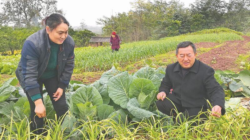 吴胜辉：富裕美丽新村的领路人