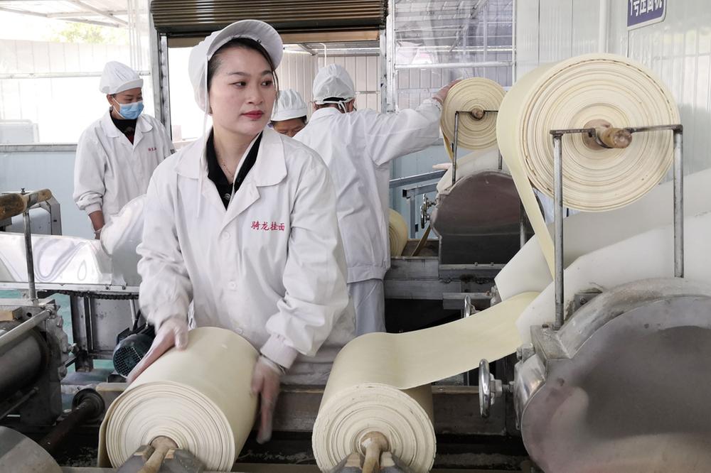 陆丽丽：骑龙挂面 情满山间