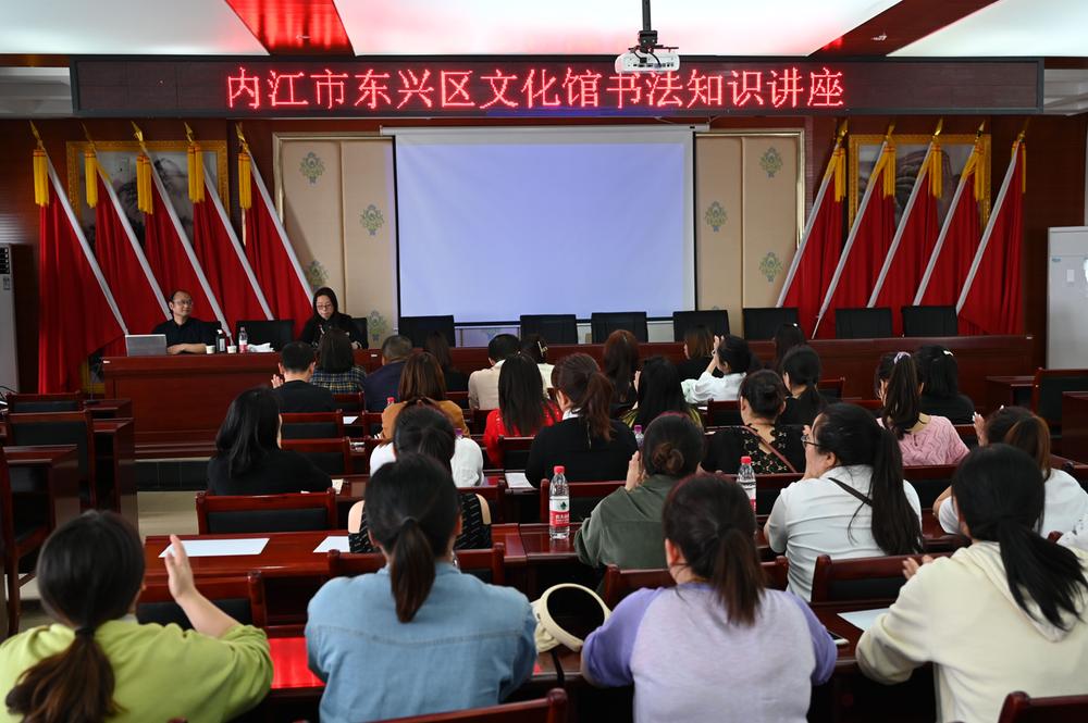 东兴区：打通文化惠民“最后一公里”