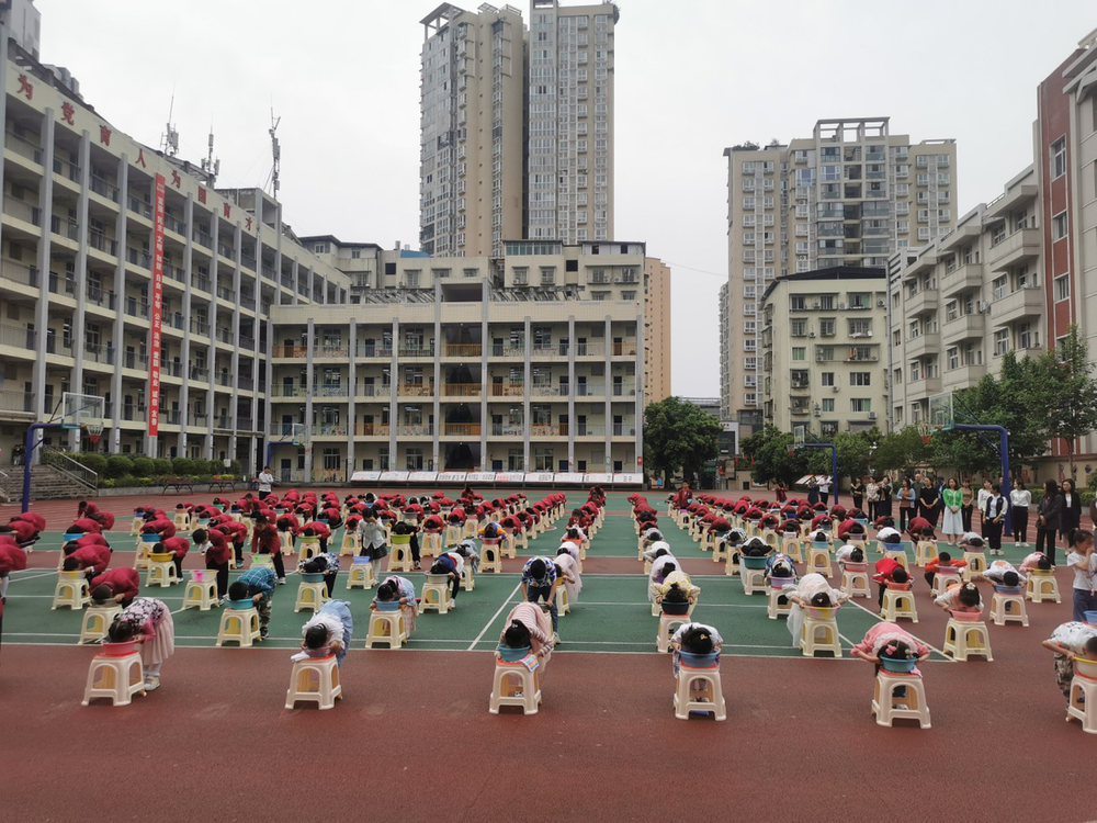 巴州区第六小学提高师生防溺水意识