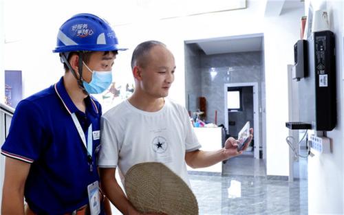  “致敬劳动者·五一爱心行动”在川启动