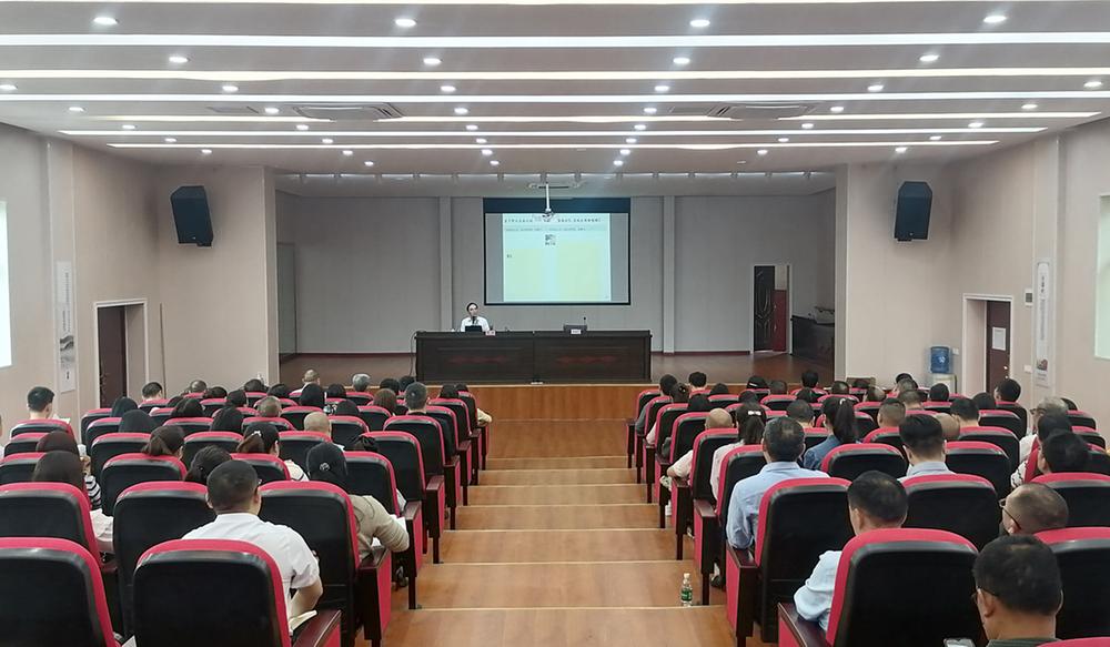 邻水县：心理健康讲座为干部职工减压提能