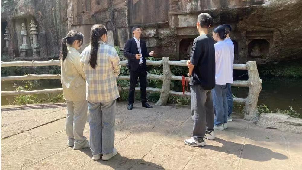 “五一”我在岗，以坚守绘就最美青神