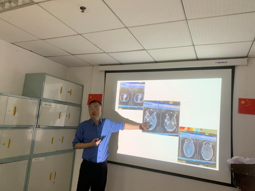 “川渝肿瘤诊疗双圈”科研合作研讨会在宜宾成功举办