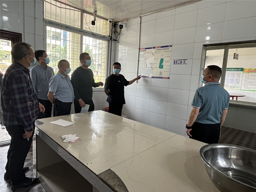 南江县教科体局督查乐坝小学食堂食品安全管理工作