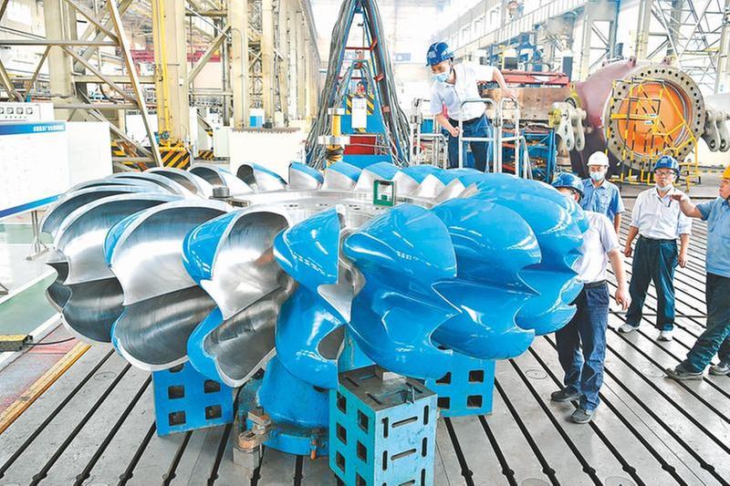 首台国产化150兆瓦级大型冲击式转轮在德阳下线