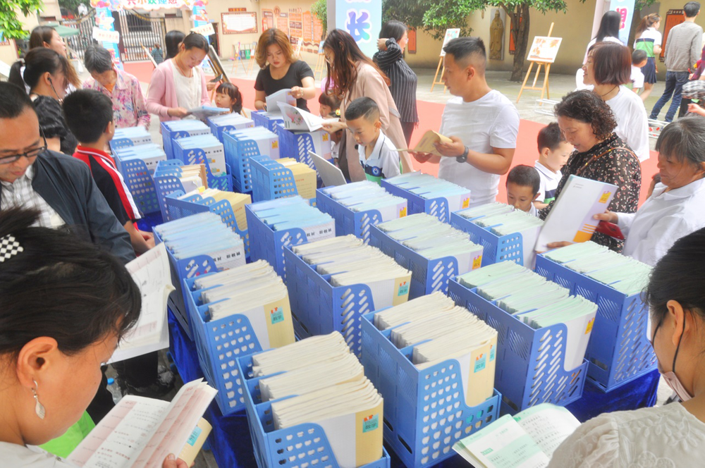 巴州区六小：开展幼小衔接入校体验活动