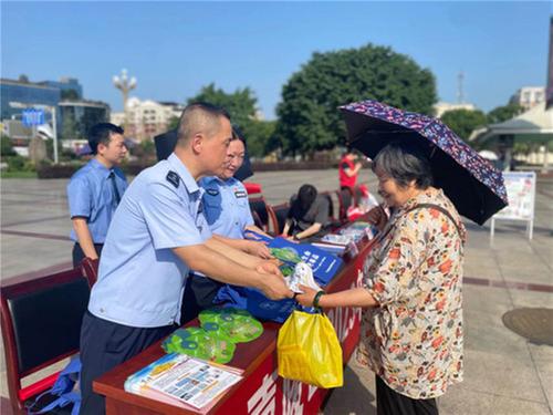 嘉陵区公安局联合区检查院、法院开展禁毒宣传活动