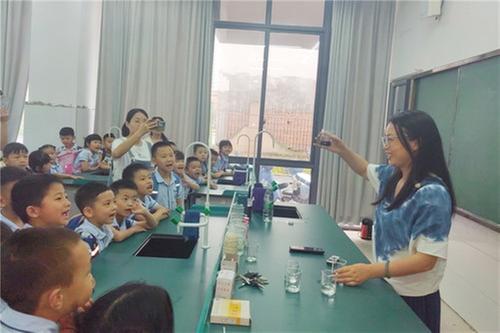 邻水县第六小学与三所幼儿园联合开展幼小衔接活动