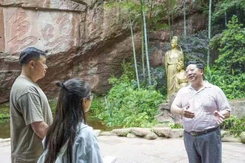 青神作家邵永义不负嘱托，积极传承弘扬东坡文化