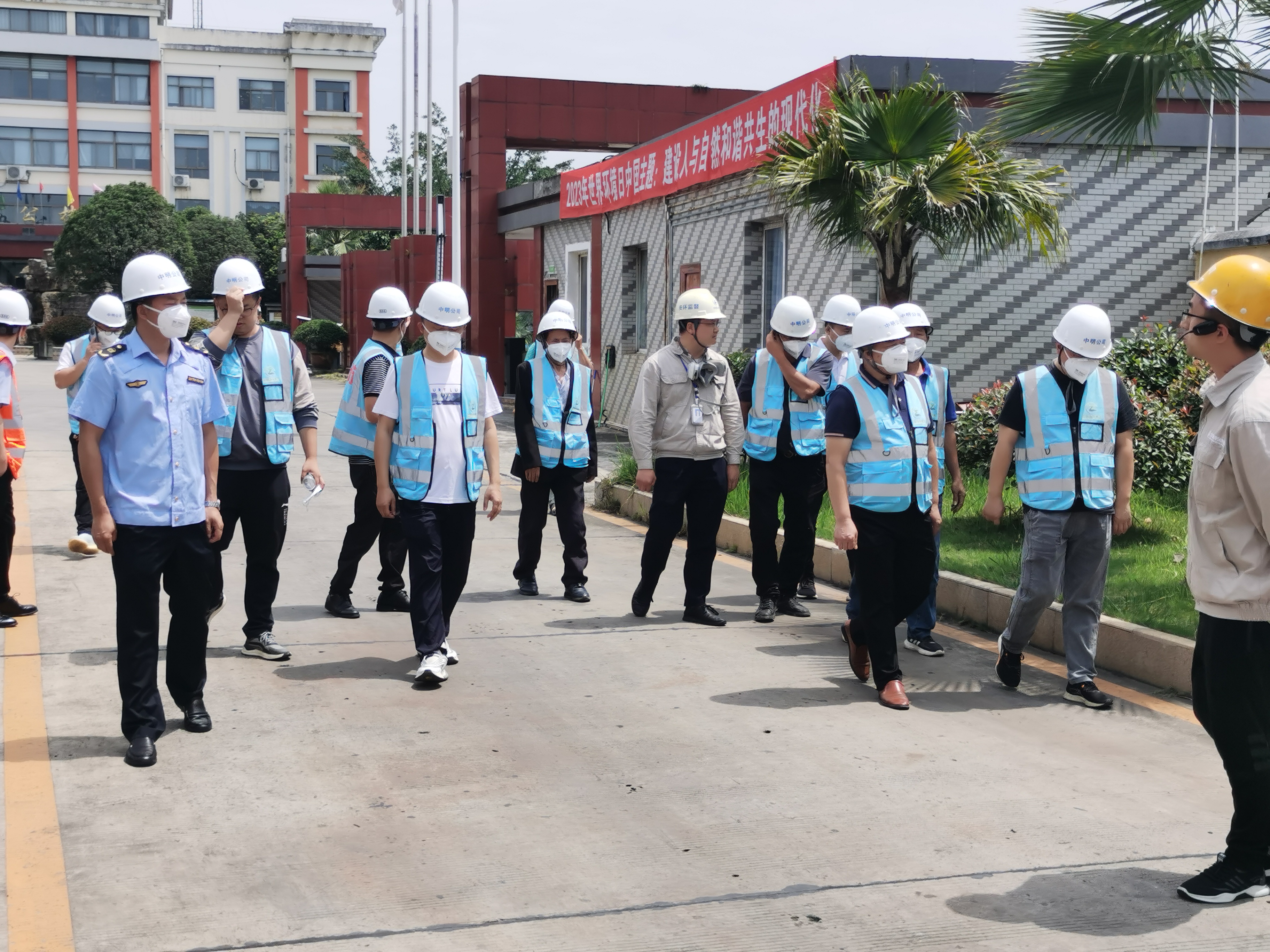 东坡生态环境局开展世界环境日“进社区”“进企业”系列活动