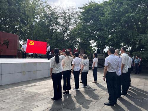 平昌县科协开展庆“七一”主题党日活动