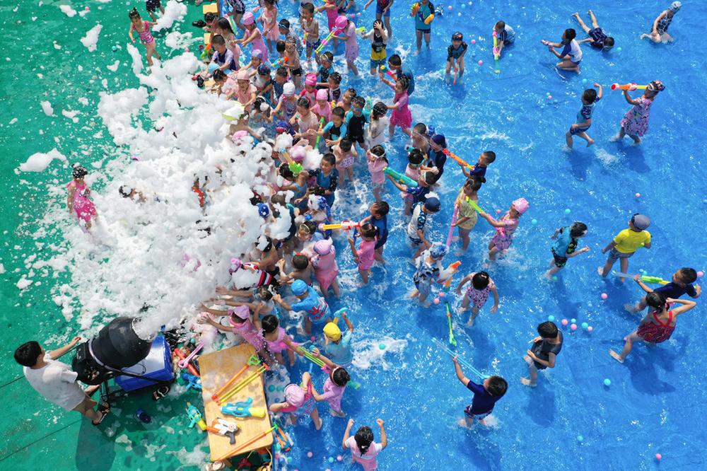 蓬安县城东幼儿园在趣味游戏中乐享清凉