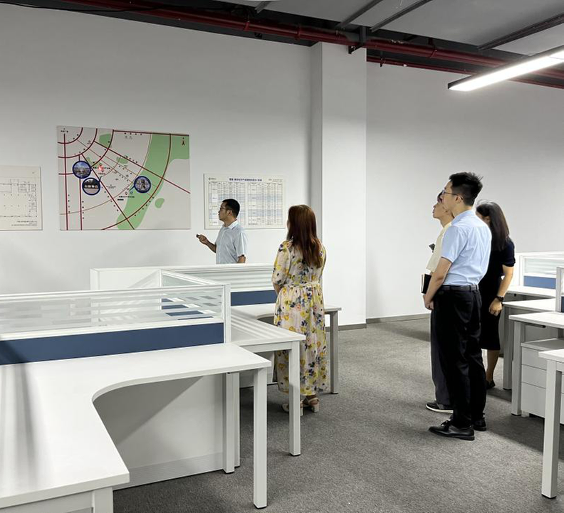 龙泉驿区天府科技云服务中心走访菁蓉•数字经济产业园