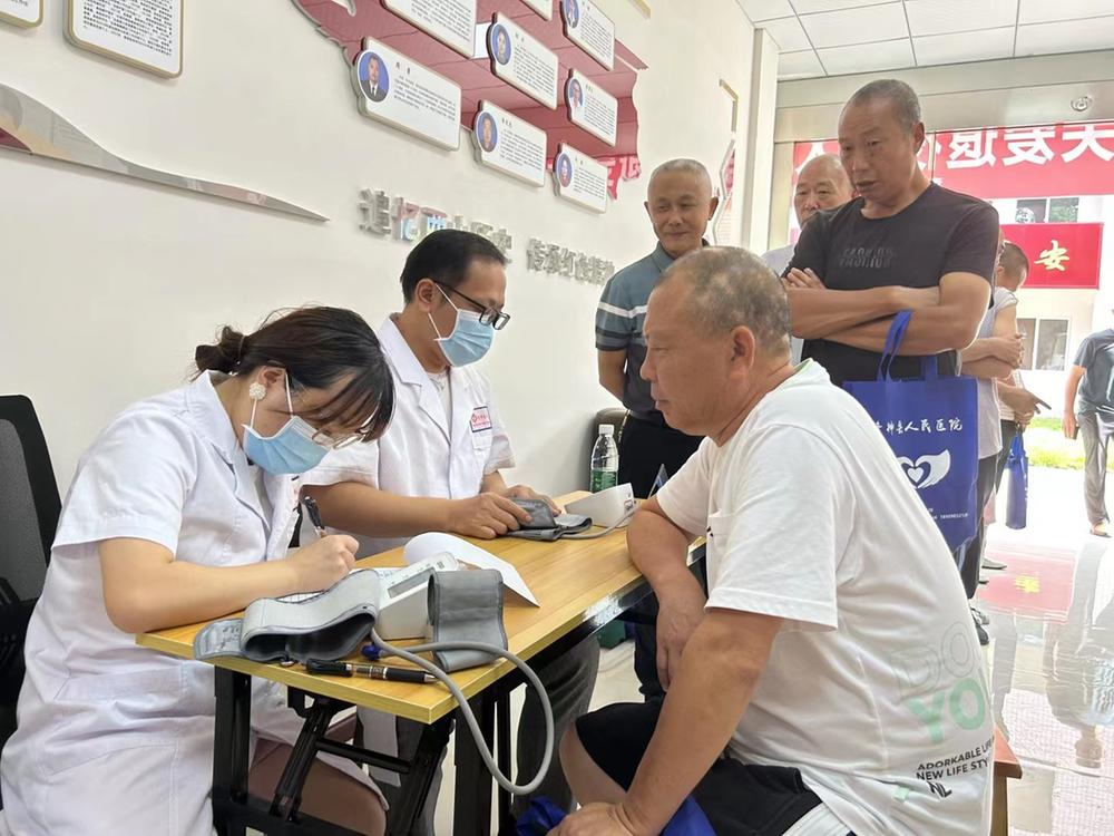 共叙军民鱼水情 青神县开展庆“八一”活动