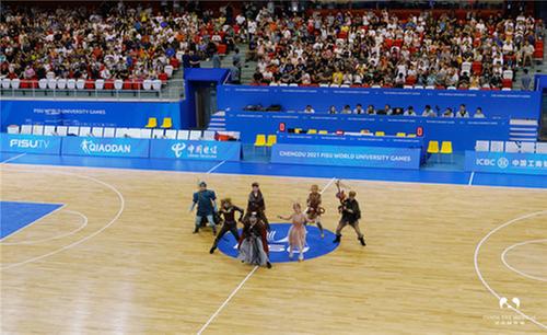 成都大运会现场“熊猫”成亮点