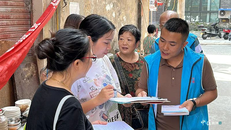 内江市市中区社区第一书记陶锐：烈日下最美的坚守者