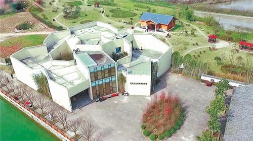 领会“长江精神” 感悟“范式家风”