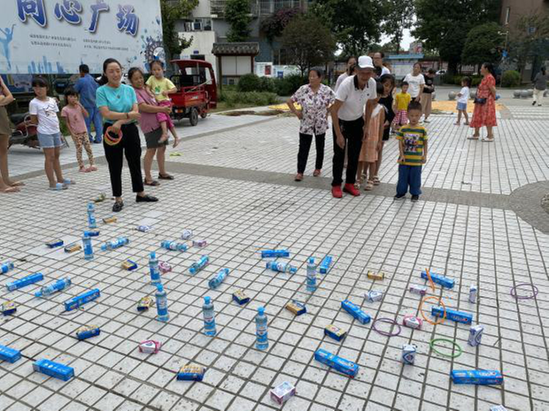 郫都区安德街道开展便民服务市集活动