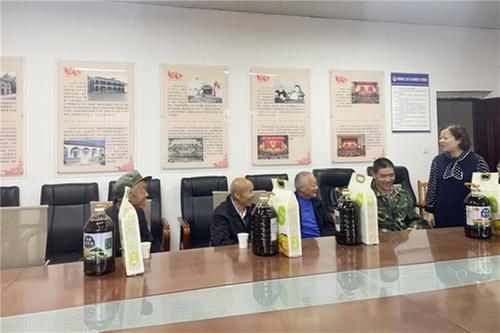 蓬安县科协深入锦屏镇开展中秋节走访慰问活动