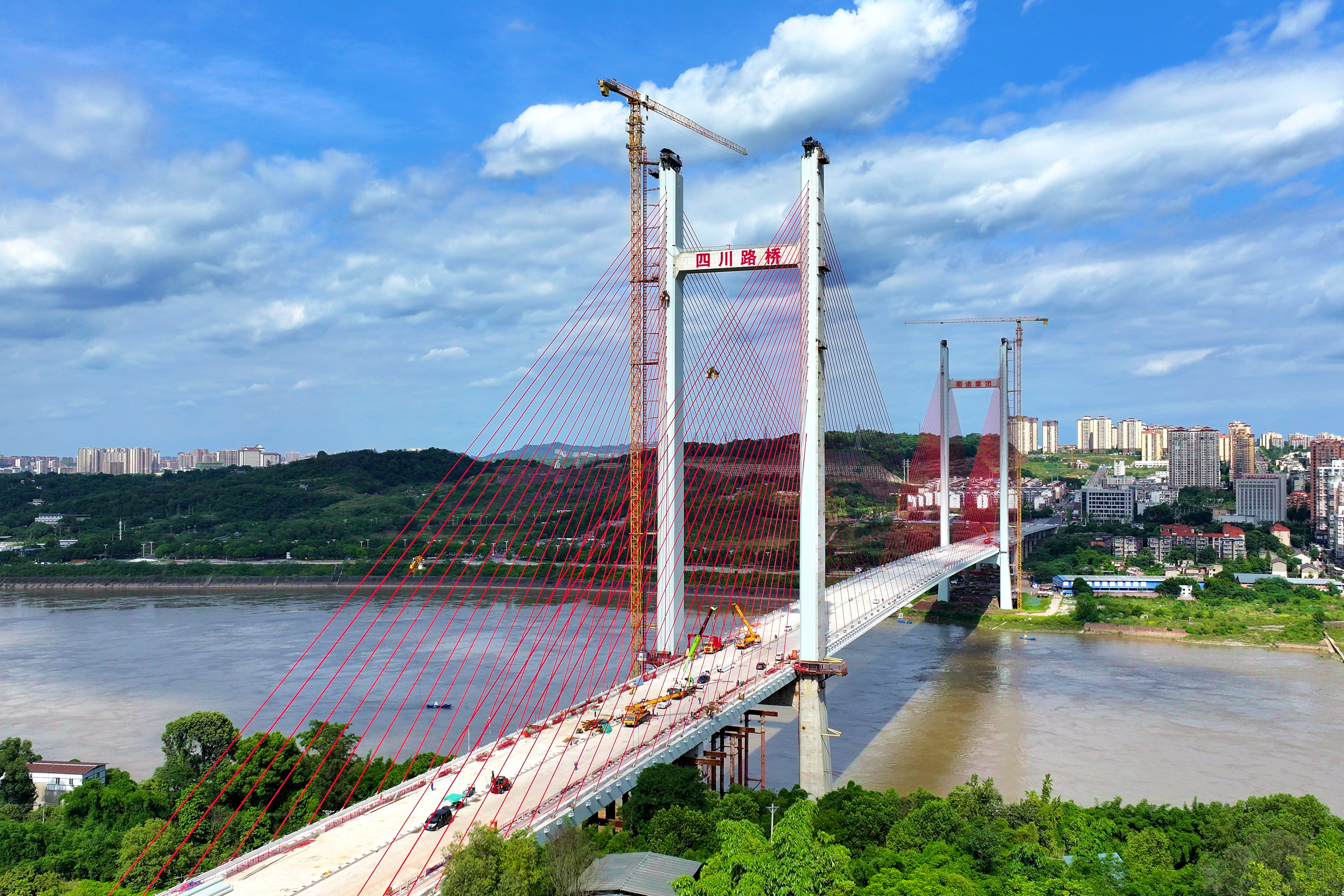 纳溪长江大桥建设忙