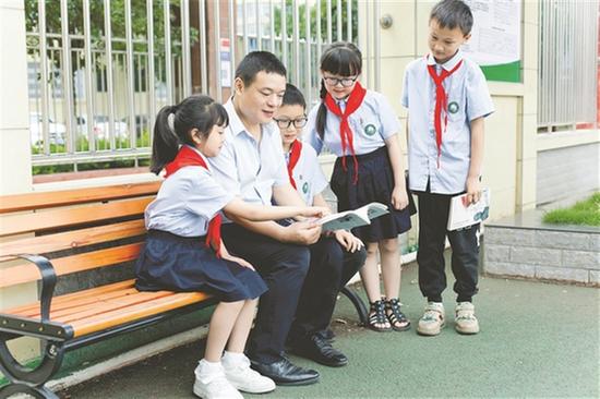 青神教师李远勤：用“至爱”绘就教育最美底色