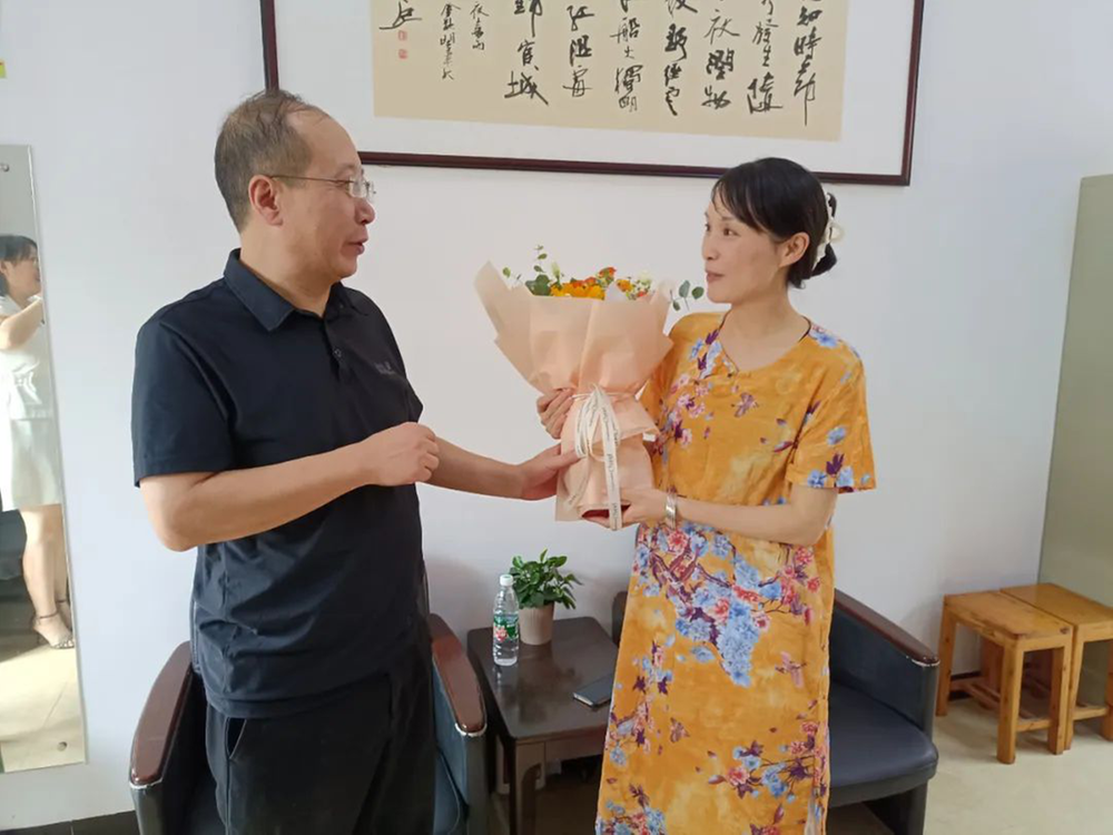 内江市科协开展走访慰问科技辅导员活动