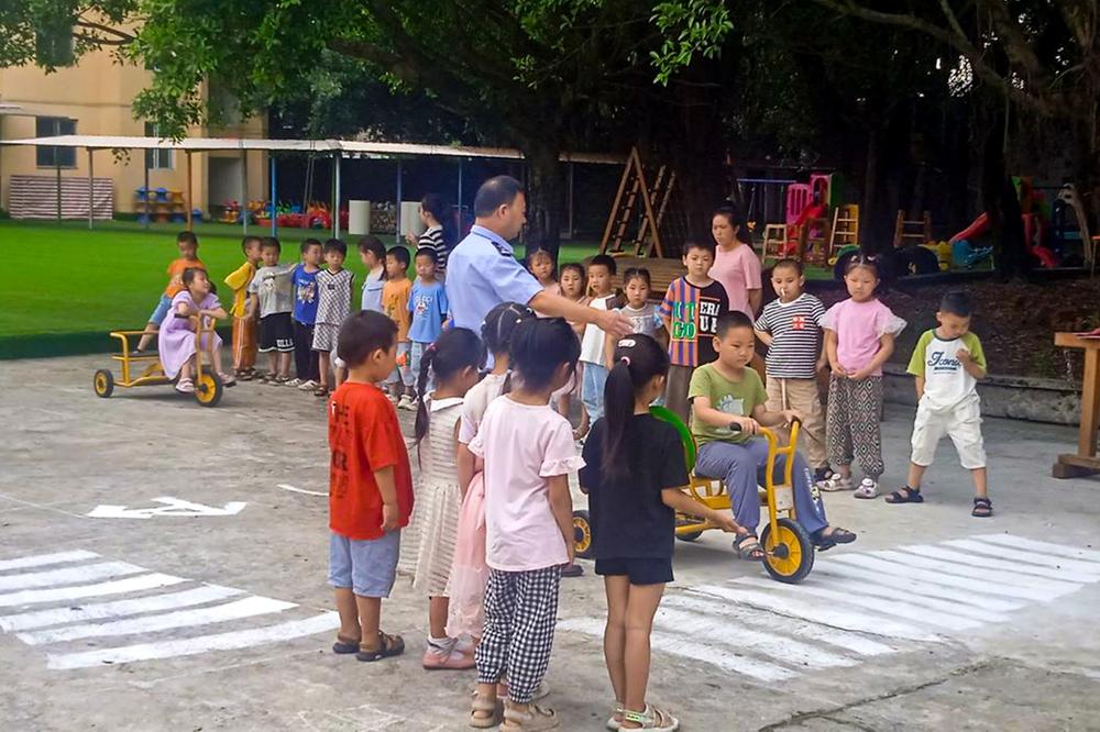 华蓥市：“小司机”沉浸式体验交通安全之旅