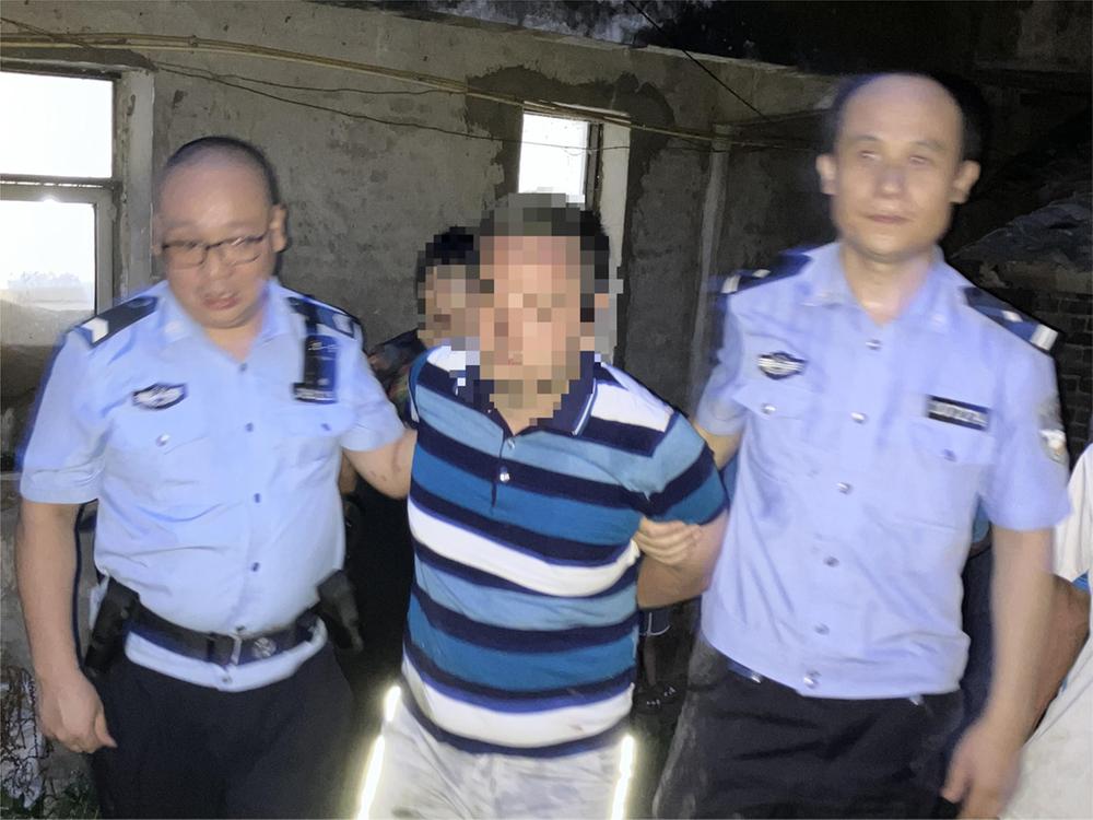 岳池县：蟊贼顺手牵“牛” 警察奋勇追回