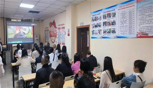 广安区开展河湖长制工作“进社区”宣传活动