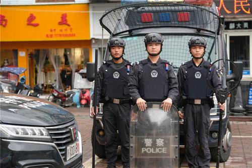 华蓥市特警中秋国庆的192小时