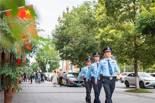 南充市：中秋国庆安保圆满收官，日均出动警力2000余人次