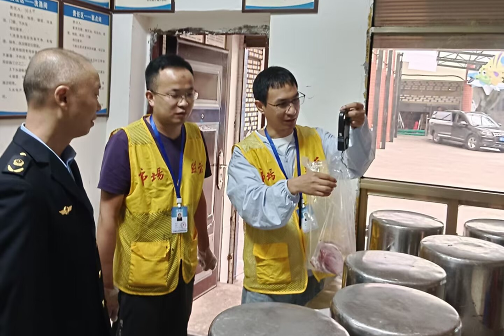 岳池县：发挥食品抽检作用 守护校园食品安全