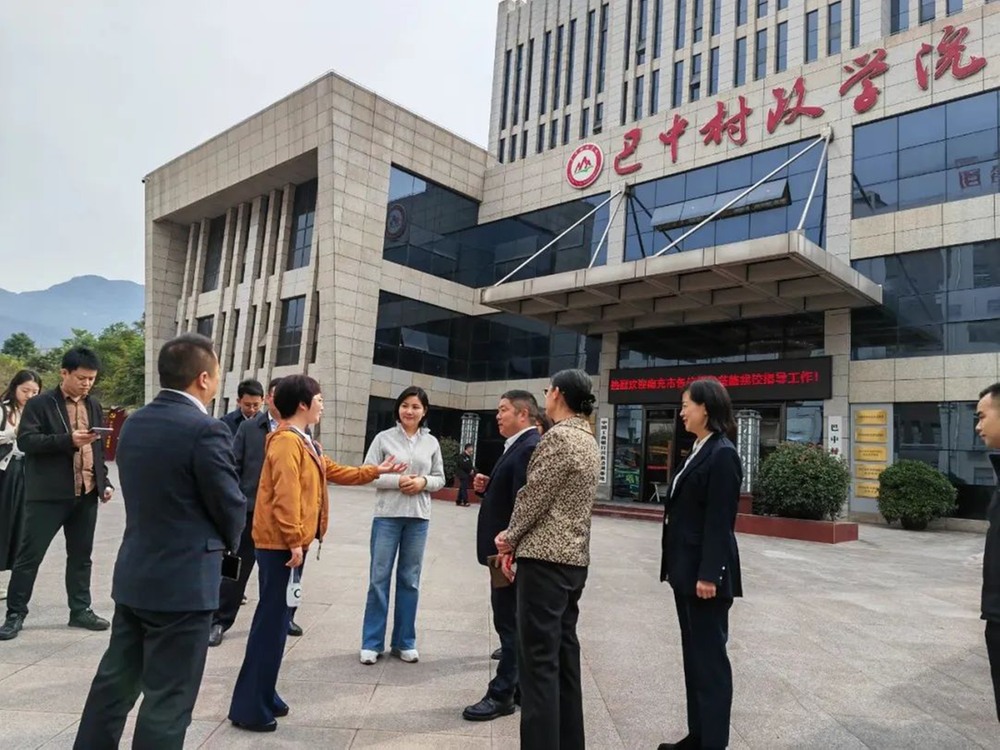 南充市副市长欧阳梅带队到南江县小河职中考察