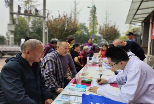 青神县：义诊传真情 便民暖人心