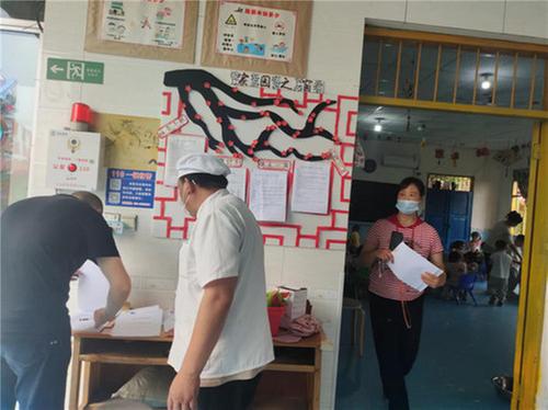 东坡区市场监督管理局开展学校食品安全“双随机”检查