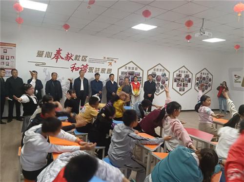 巴中市“爱心妈妈”关爱项目现场推进会在南江县召开