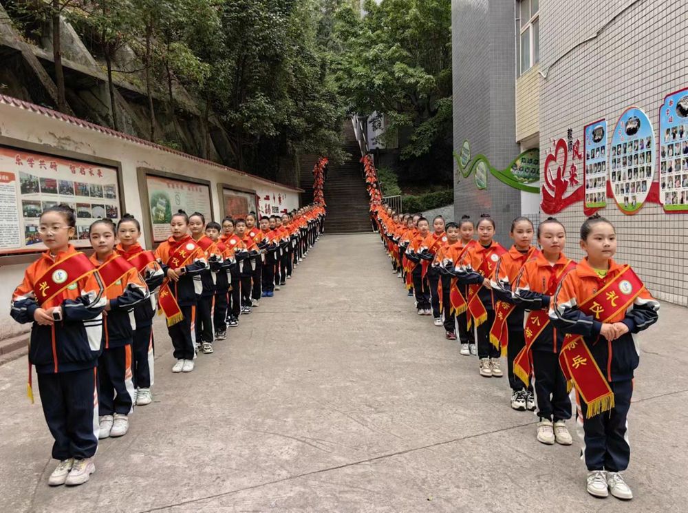 南江县朝阳小学开展文明礼仪主题教育活动