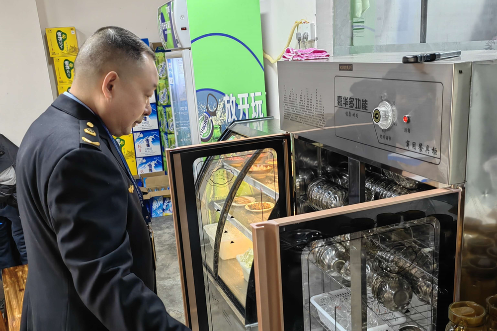 岳池县市场监管局开展食品安全专项检查