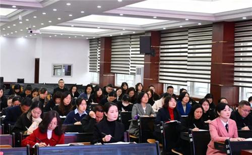 巴州区第三小学举行“探秘无生课 问教新课标”大教研活动 