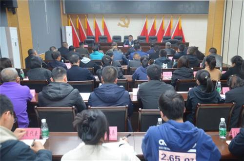 内江市市中区领导为党员干部讲“学习贯彻习近平新时代中国特色社会主义思想主题教育”专题党课