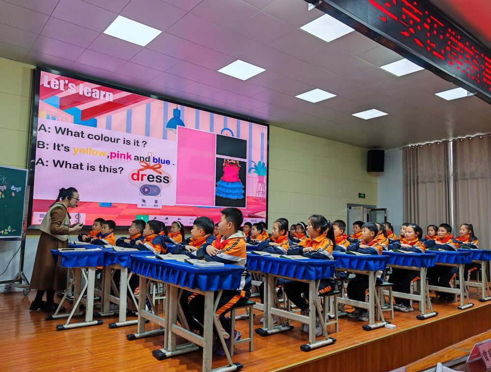 南江县朝阳小学英语组开展同课异构课堂教学技能展示活动