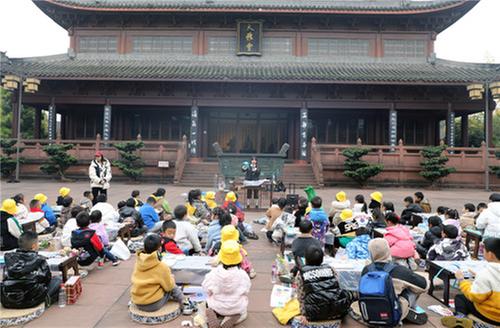 大雅堂博物馆来了一群农村娃