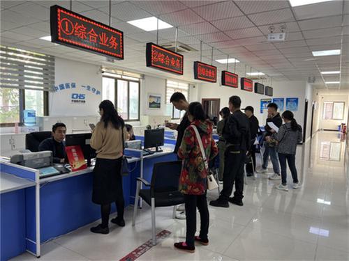 洪雅县：以“三化”医疗救助体系破解“看病贵”问题