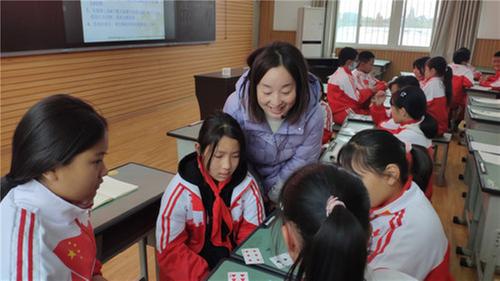 冬日暖阳沐人心 送教下乡促成长