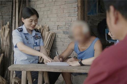 岳池县车管所：党旗指引创品牌 暖心服务得民心