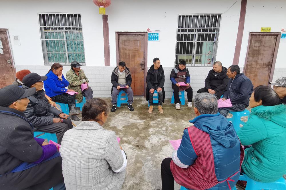 石永镇：巡逻宣传两手抓 森林防火不松懈