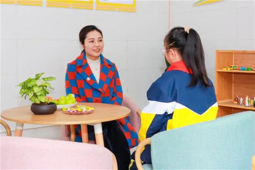 巴州区四小开展“阳光心灵 明亮成长”心理健康主题活动