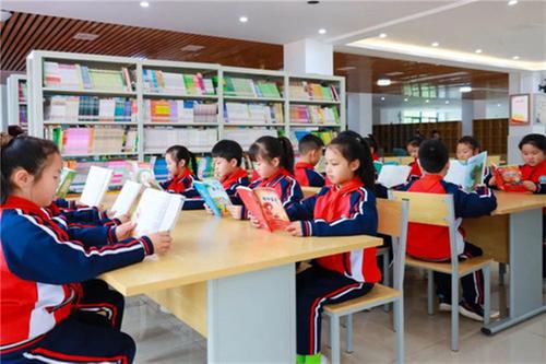 巴州区四小入选2023年全国青少年学生读书行动“书香校园” 